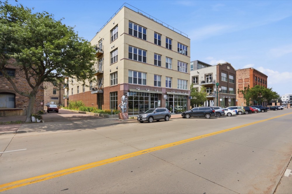 The Jones Building at 421 N Phillips Avenue, Sioux Falls